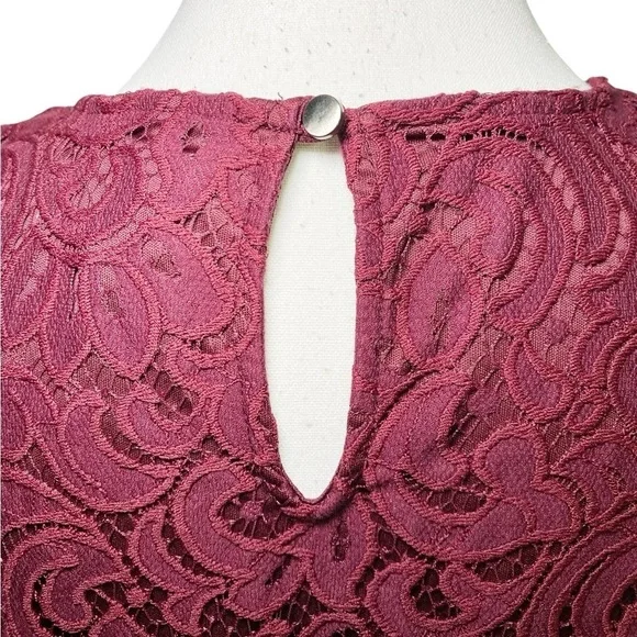 Laundry by Shelli Segal Elegant Lace Burgundy Cap Sleeve Top - Picture 6 of 16